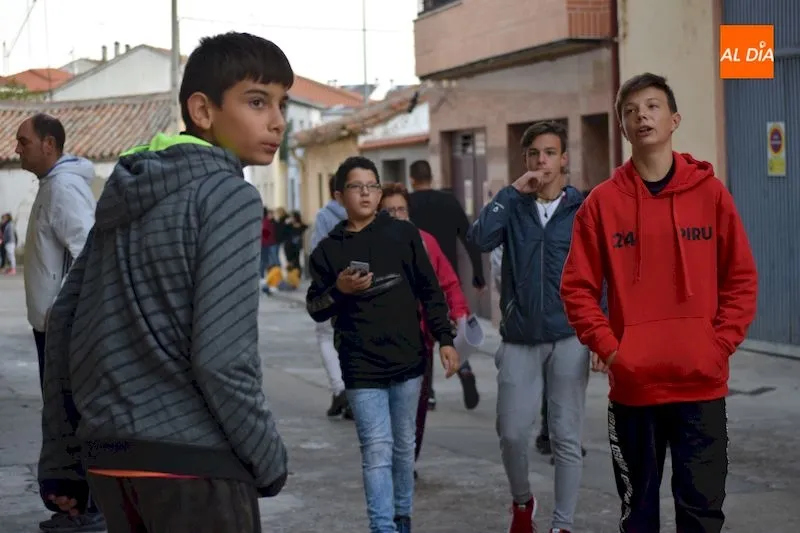 Foto 10 - Grandes y peque&ntilde;os viven la &uacute;ltima ma&ntilde;ana taurina de las fiestas