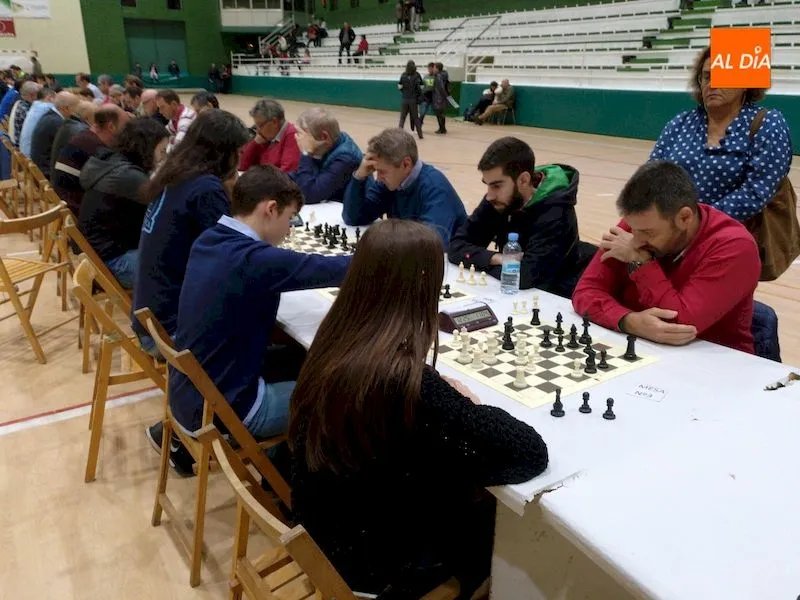 Multitudinario torneo de ajedrez en Alba de Tormes