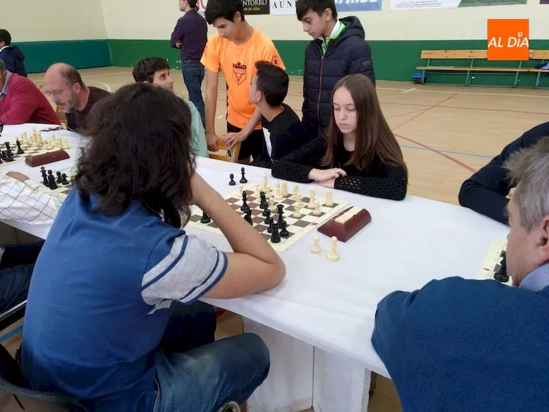 Foto 6 - Multitudinario torneo de ajedrez en Alba de Tormes
