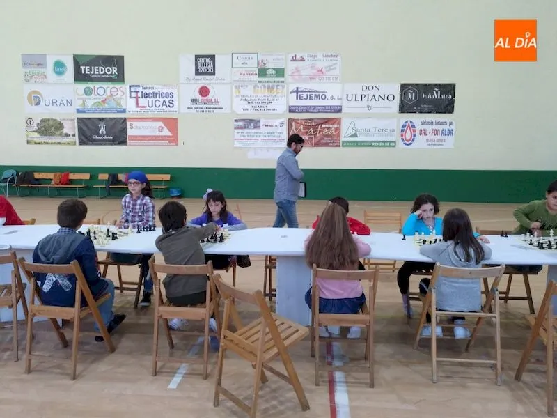 Foto 2 - Multitudinario torneo de ajedrez en Alba de Tormes
