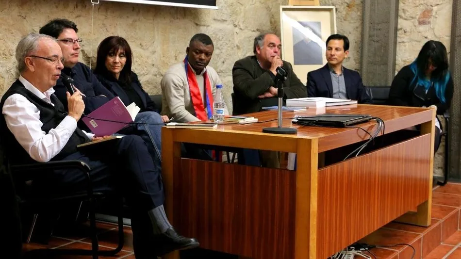 Los poetas en el momento de sus lecturas