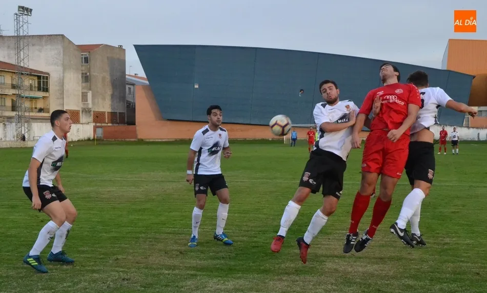 Un golazo por toda la escuadra deja al Ciudad Rodrigo sin el triunfo ante su bestia negra  