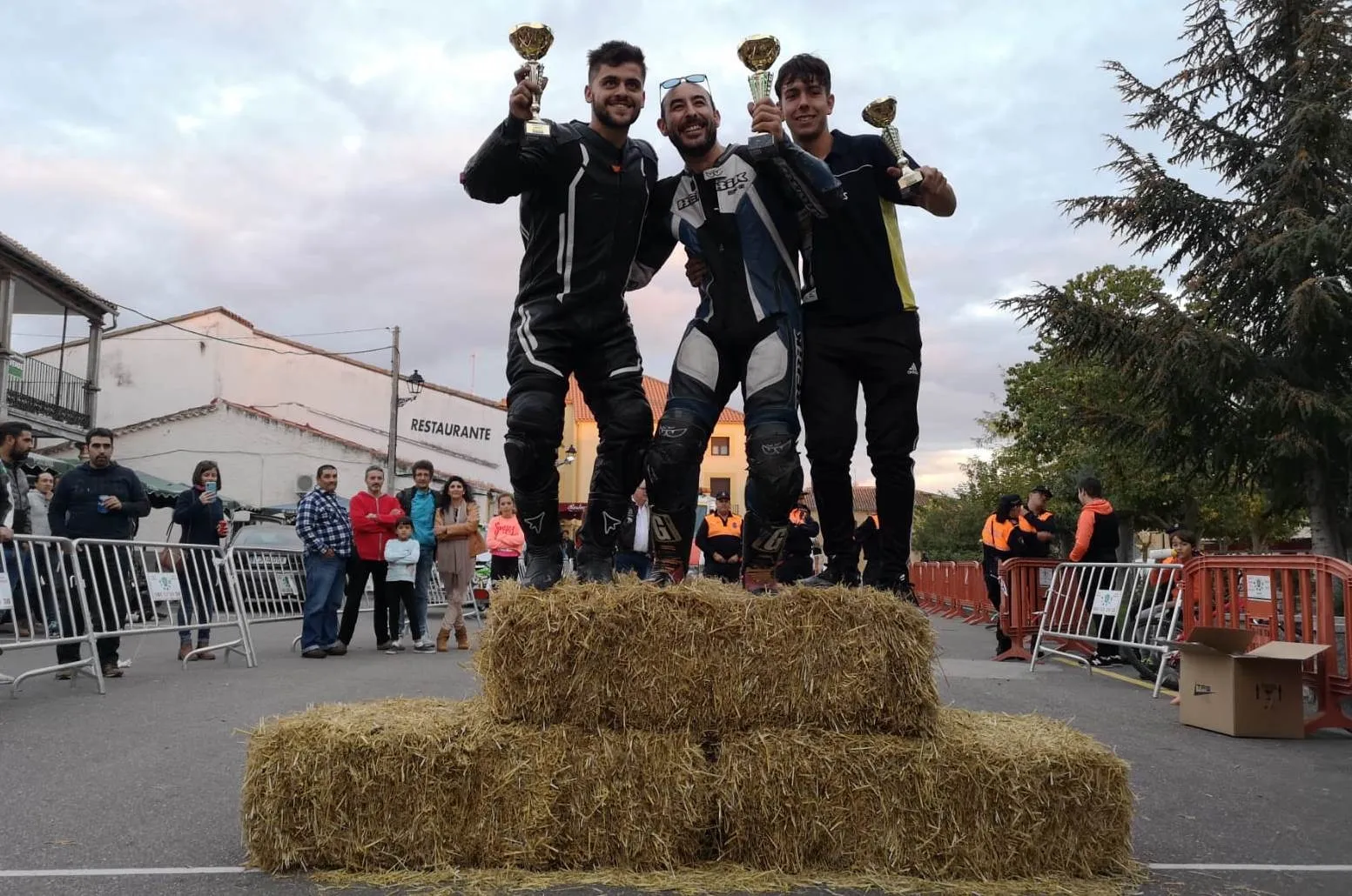 El Club Miróbriga PitMotard logra 4 podios en Moraleja del Vino  