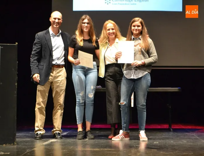 Foto 8 - La Award Ceremonies reconoce el potente nivel de ingl&eacute;s de los alumnos de la Academia L&iacute;der  