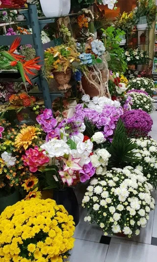Foto 5 - Florister&iacute;a Pe&ntilde;aranda: sentimientos, mimo y flores para el d&iacute;a de Todos los Santos