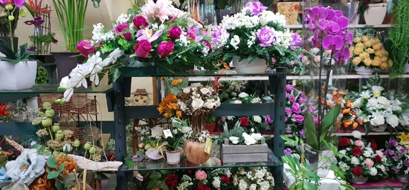 Foto 2 - Florister&iacute;a Pe&ntilde;aranda: sentimientos, mimo y flores para el d&iacute;a de Todos los Santos