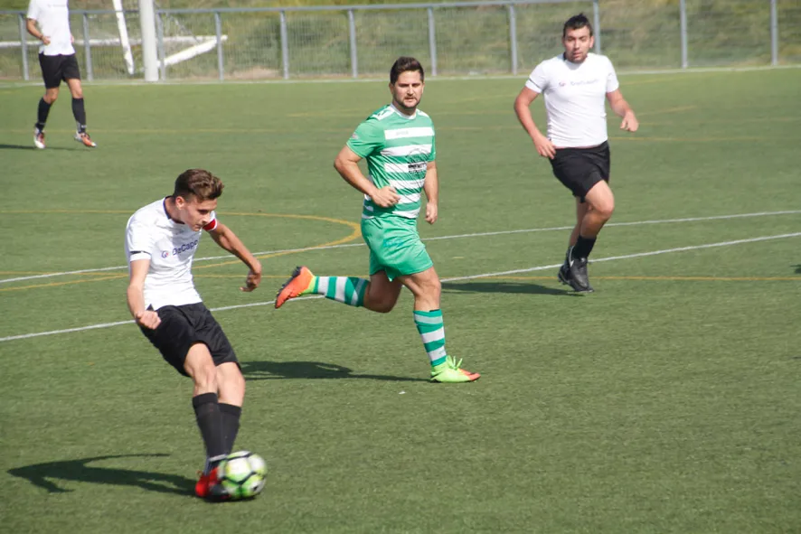 Cambio de líder en la liga Ford Adarsa