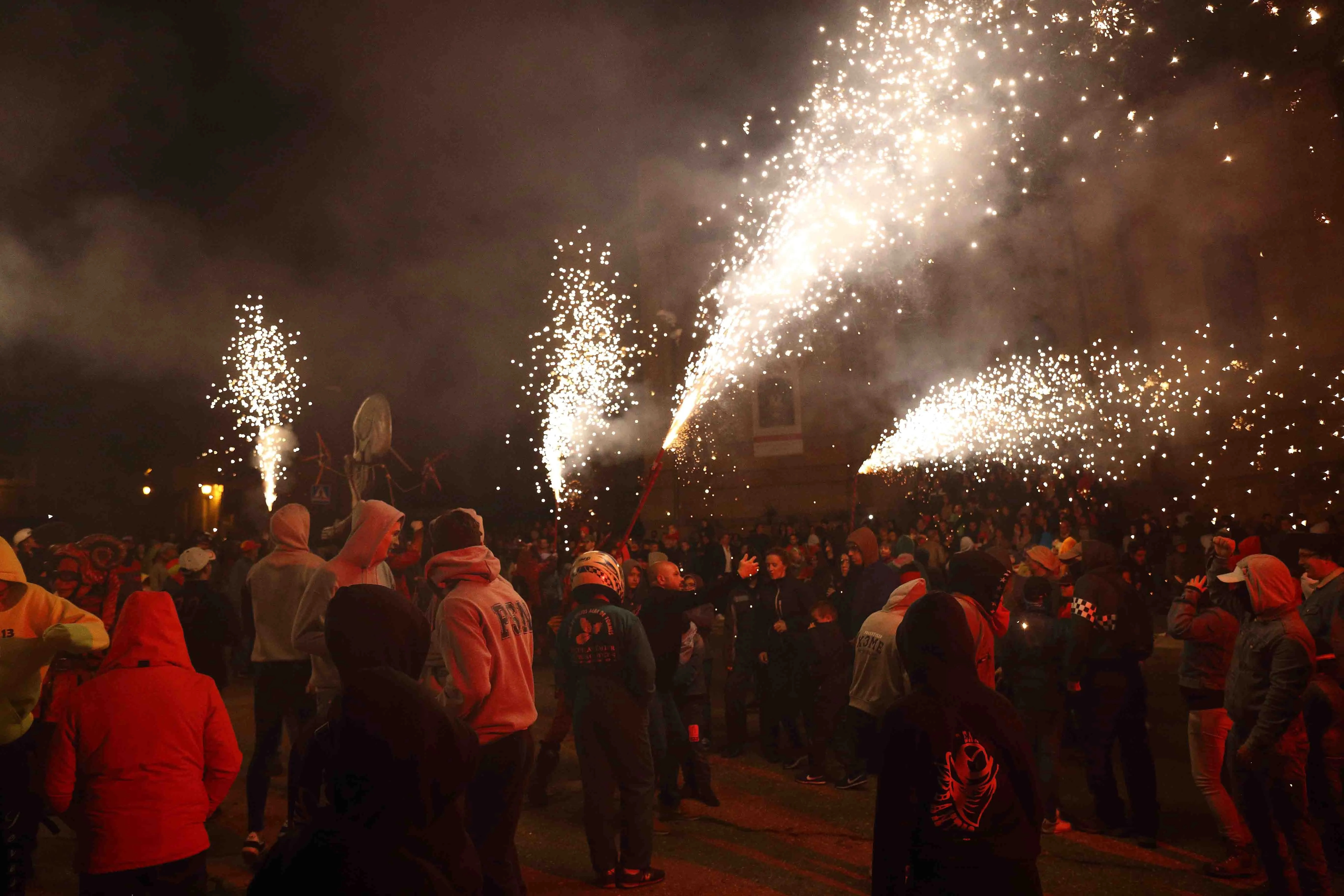 Foto 9 - Alba de Tormes volvi&oacute; a arder con el correfoc