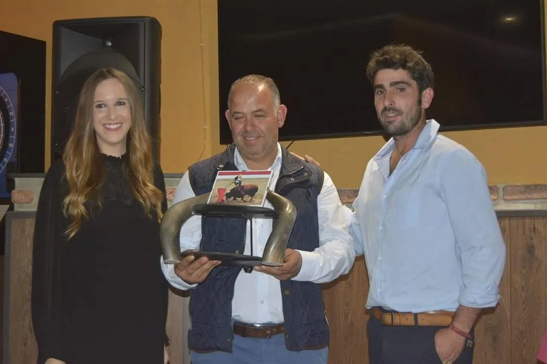 Foto 2 - La Asociaci&oacute;n Taurina-Cultural Villa de Vitigudino entrega sus premios del Corpus y Ferias 2018  