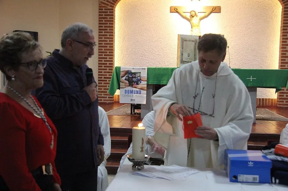 Foto 3 - El p&aacute;rroco de San Mateo y La Anunciaci&oacute;n, Nacho G&oacute;mez, celebra sus bodas de plata en el...
