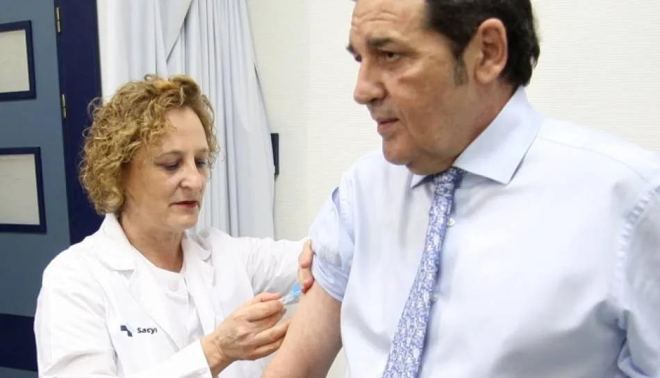 El consejero de Sanidad, Antonio María Sáez Aguado, en el inicio de una campaña anterior