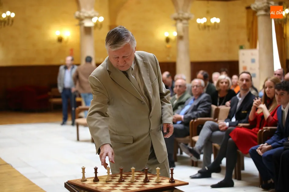 Foto 10 - Anatoli Karpov, principal atractivo del&nbsp;Festival de Ajedrez VIII Centenario&nbsp;