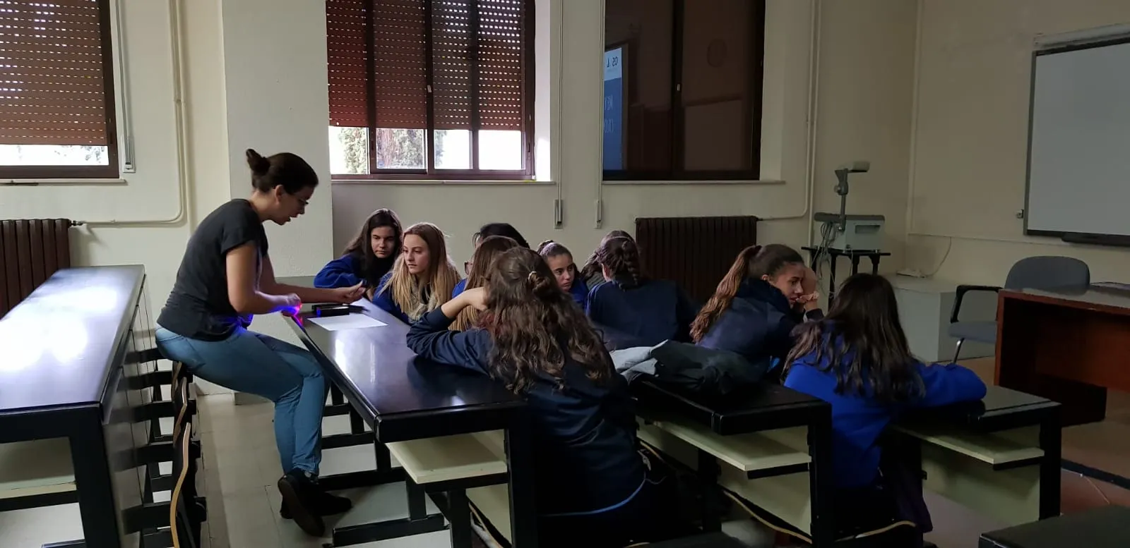 Foto 4 - Alumnos de 4&ordm; de ESO del San Juan Bosco participan en &lsquo;Taller de l&aacute;seres&rsquo;