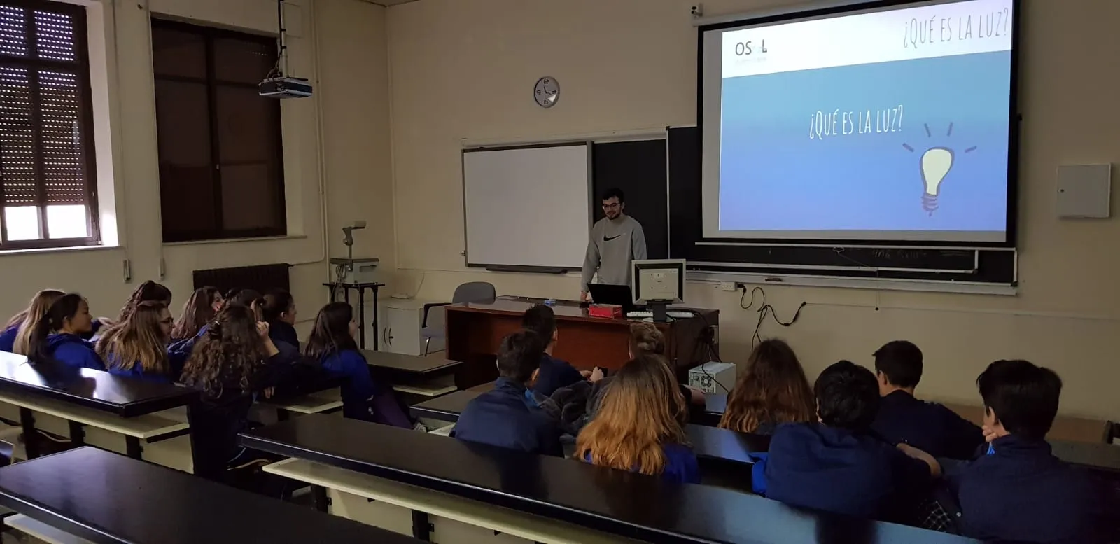 Foto 3 - Alumnos de 4&ordm; de ESO del San Juan Bosco participan en &lsquo;Taller de l&aacute;seres&rsquo;