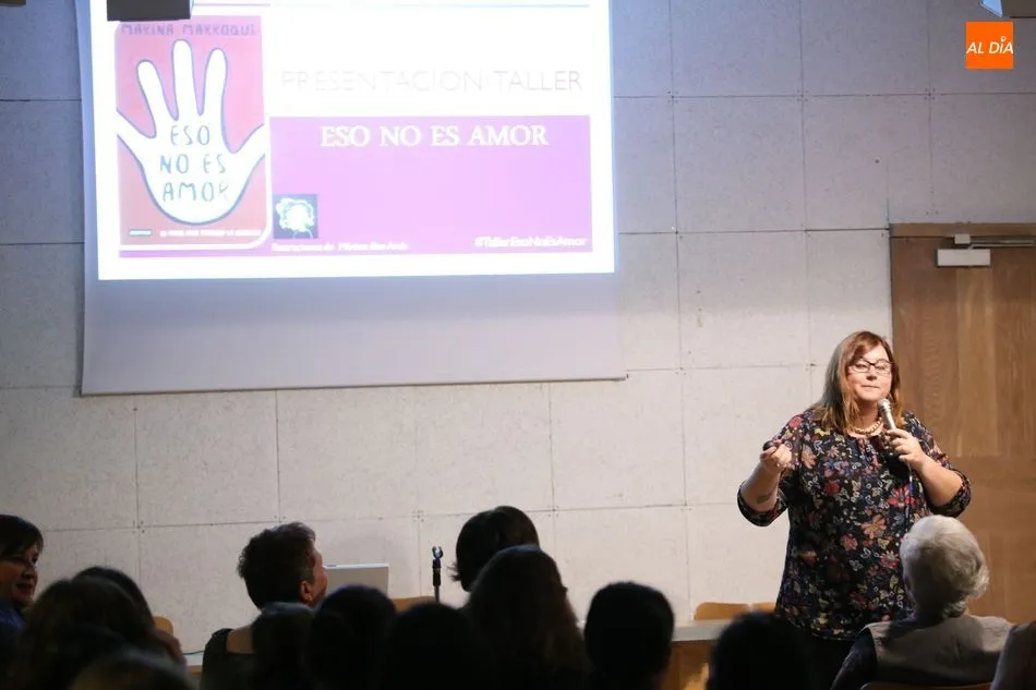 Conferencia de Marina Marroquí en la Casa de las Conchas. Fotos: Alberto Martín