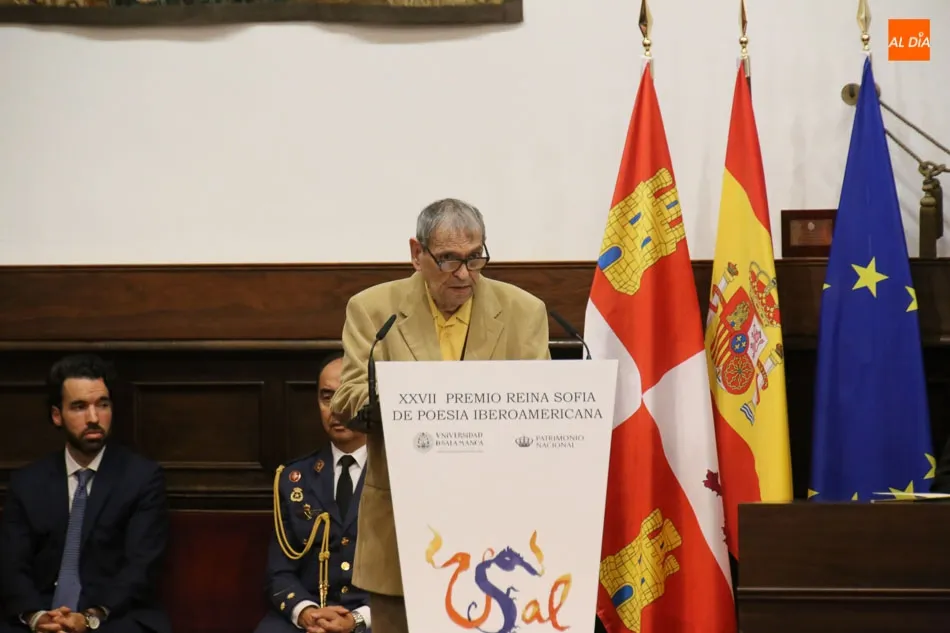Foto 5 - La Reina Sof&iacute;a entrega el premio de Poes&iacute;a Iberoamericana a Rafael Cadenas con el VIII Centenario ...