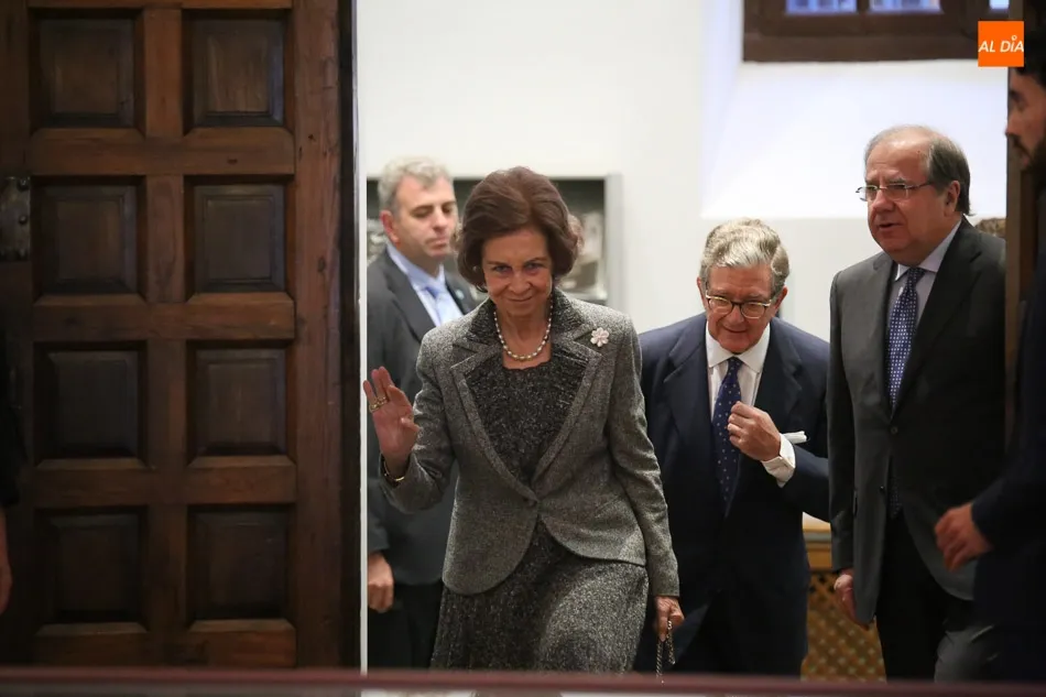 Foto 7 - Do&ntilde;a Sof&iacute;a visita en la Casa-Museo Unamuno la muestra &lsquo;Encuadernaciones art&iacute;sticas del Premio...