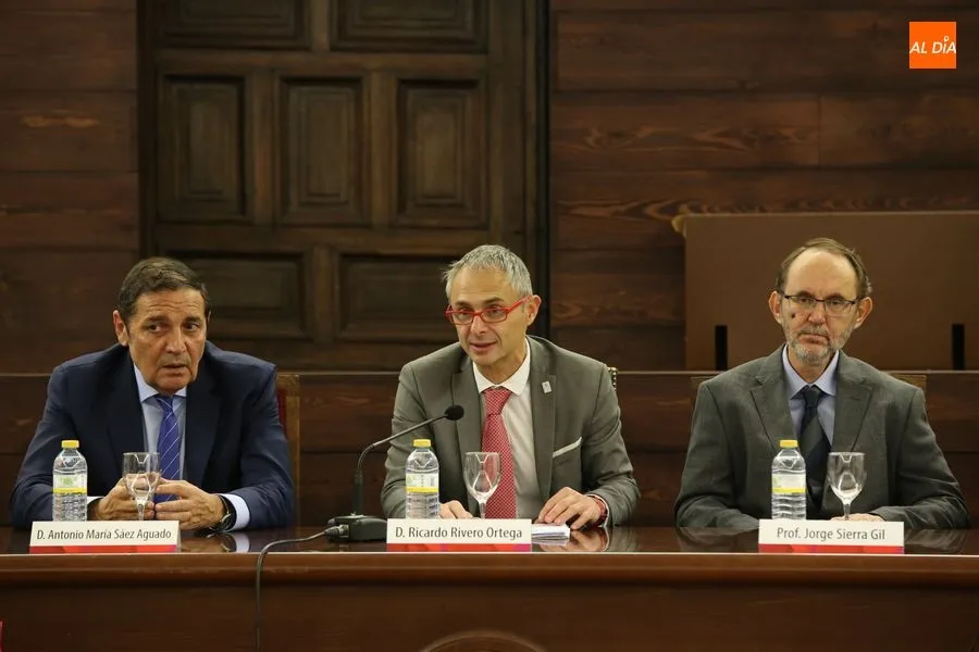 Foto 5 - El Servicio de Hematolog&iacute;a lidera la investigaci&oacute;n con el 60% de los fondos que recibe el Hospital