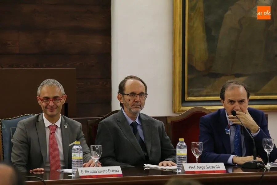 Foto 3 - El Servicio de Hematolog&iacute;a lidera la investigaci&oacute;n con el 60% de los fondos que recibe el Hospital