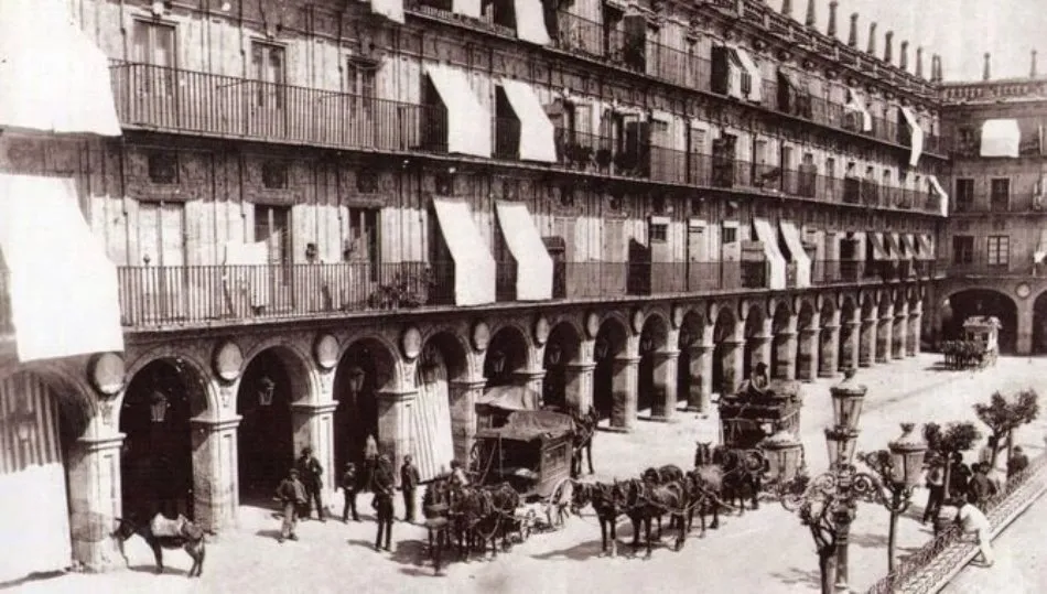 La diligencia en la Plaza Mayor