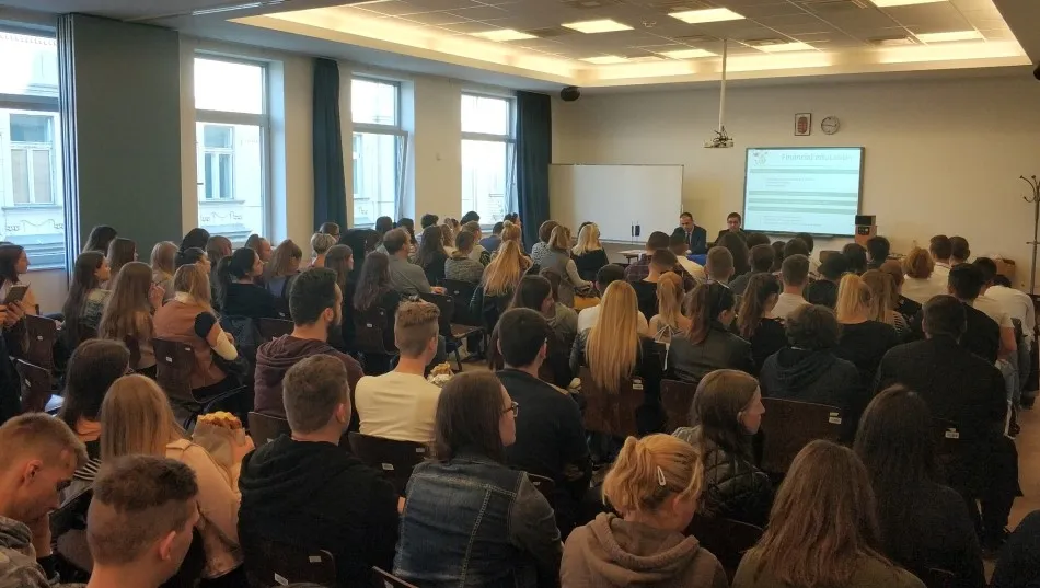 Foro internacional de escuelas, organizado por el Centro Europeo para la Innovación y el Emprendimiento