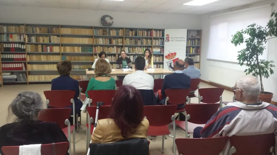Foto 3 - La biblioteca acoge una charla sobre &lsquo;La lectura y sus beneficios&rsquo;