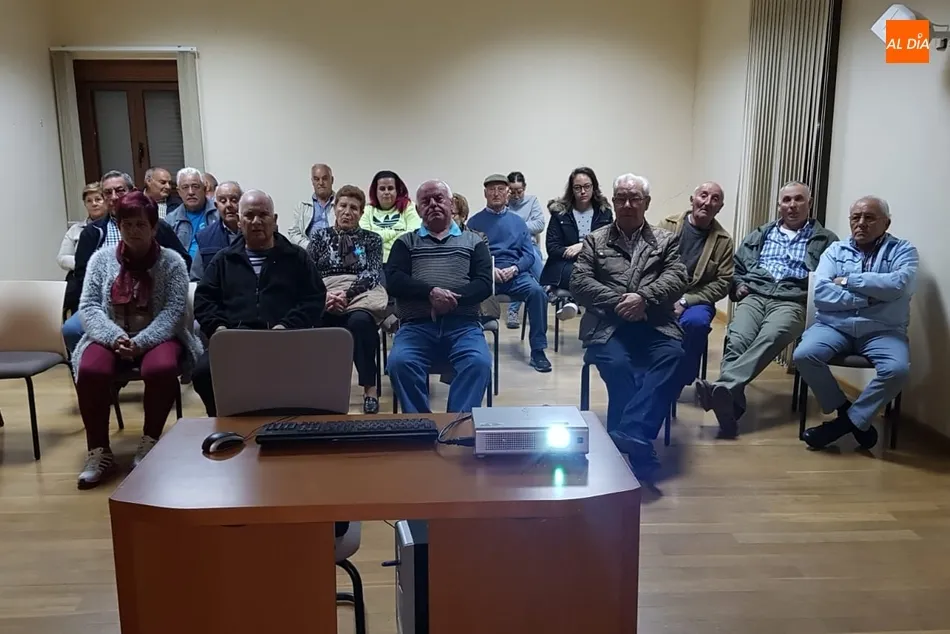 Foto 3 - La Guardia Civil informa sobre el Plan de seguridad dirigido a personas mayores  