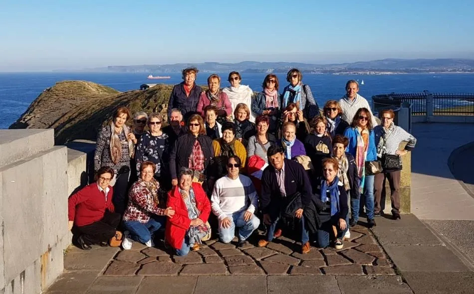 Feligreses de varias parroquias disfrutan de una convivencia por el norte de España  