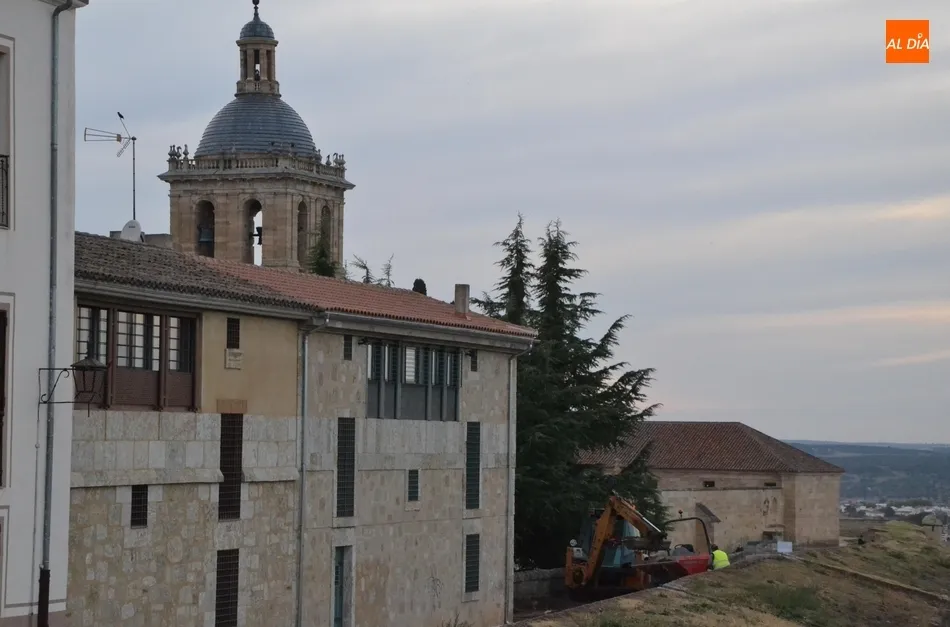 Foto 7 - Las reiniciadas obras del adarve sacan a la luz estructuras antiguas  
