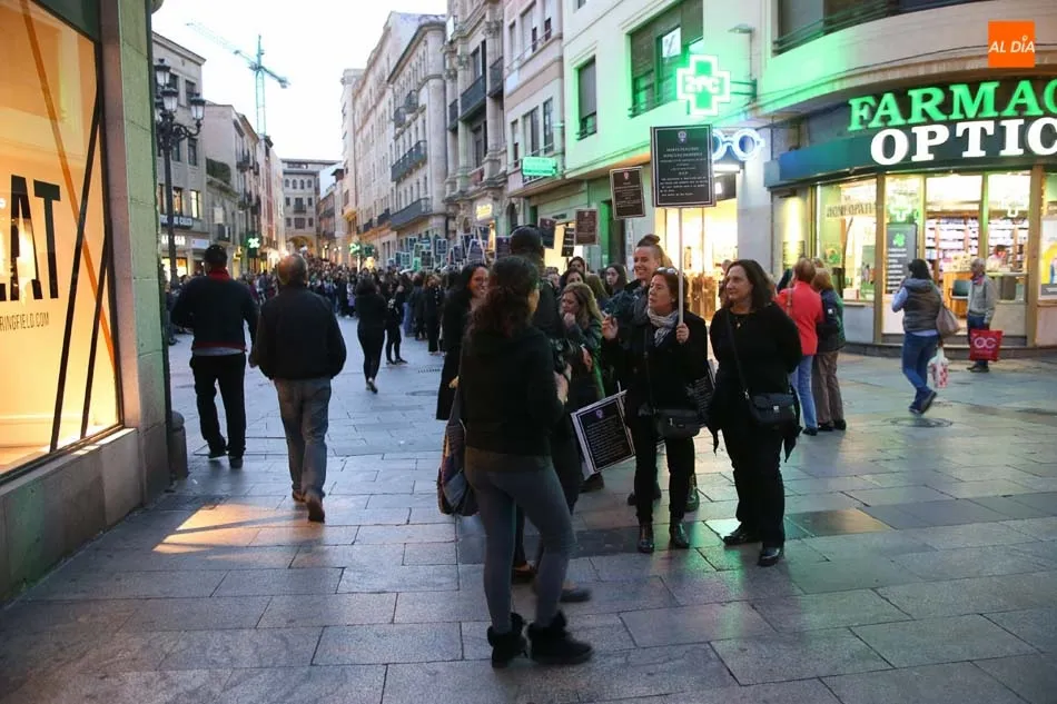 Foto 5 - Acci&oacute;n contra la Violencia Machista en la Plaza del Liceo