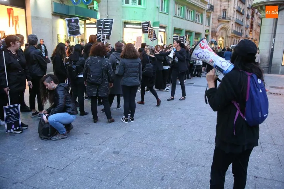 Foto 3 - Acci&oacute;n contra la Violencia Machista en la Plaza del Liceo