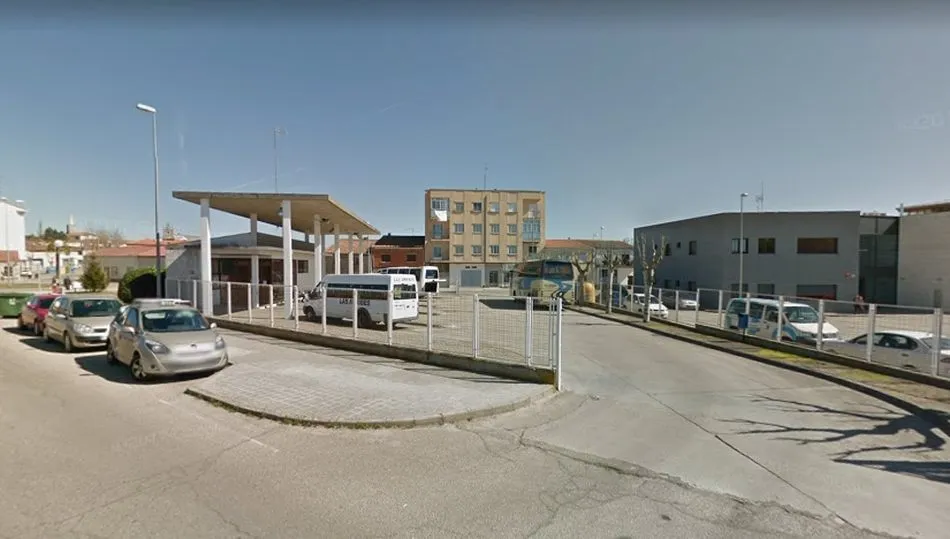 La ladrona aprovechó un momento de distracción del conductor durante el transbordo de equipaje para sustraer la caja