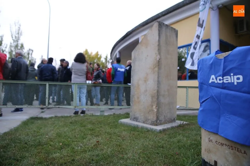 Foto 11 - Seguimiento masivo de la huelga de funcionarios de Prisiones con protesta a la puerta de Topas