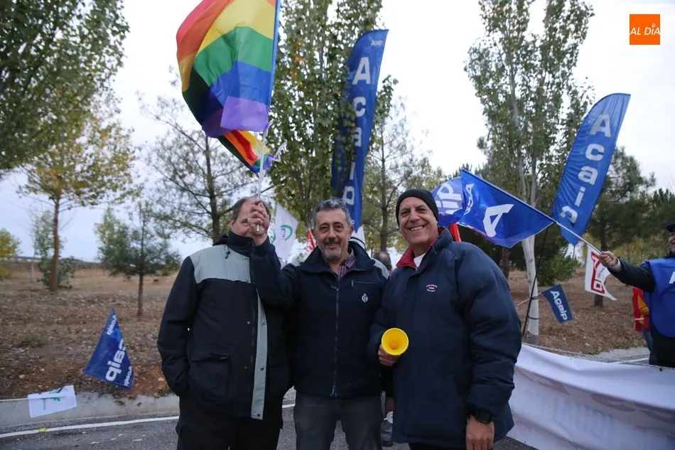 Foto 5 - Seguimiento masivo de la huelga de funcionarios de Prisiones con protesta a la puerta de Topas
