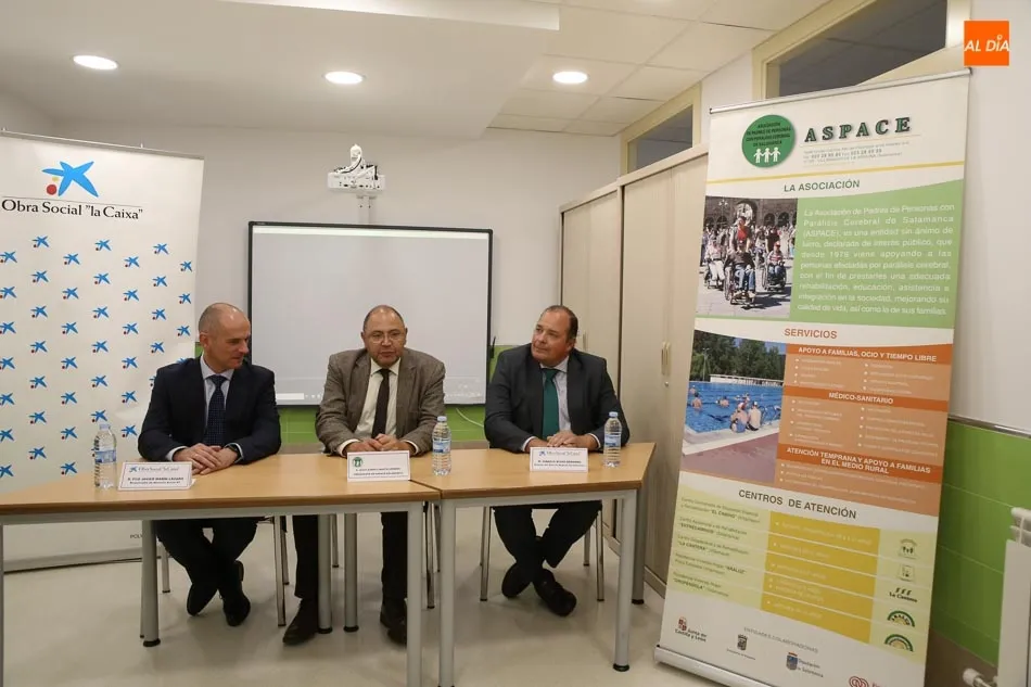 Foto 2 - La Caixa dota de una nueva sala de fisioterapia al centro La Cantera de Aspace  