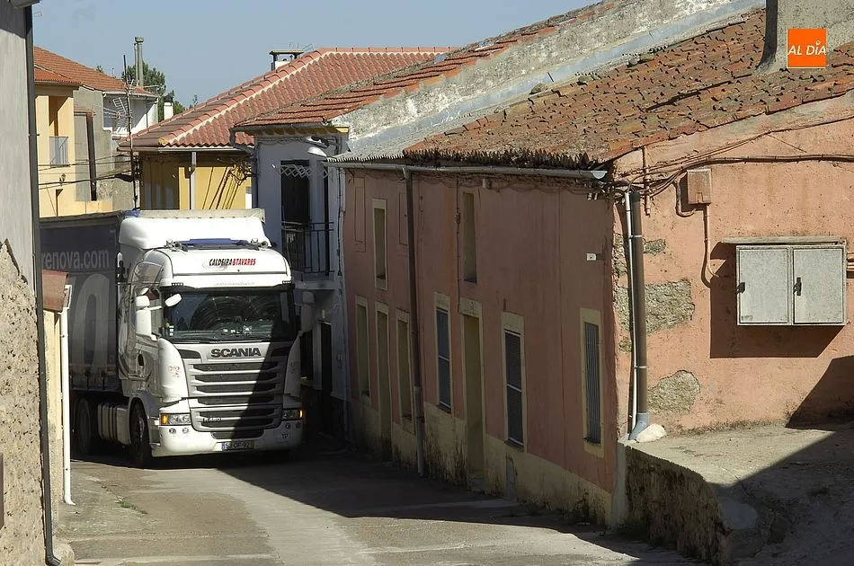Foto 4 - Instalados en el Payo sem&aacute;foros para la regulaci&oacute;n del tr&aacute;fico  