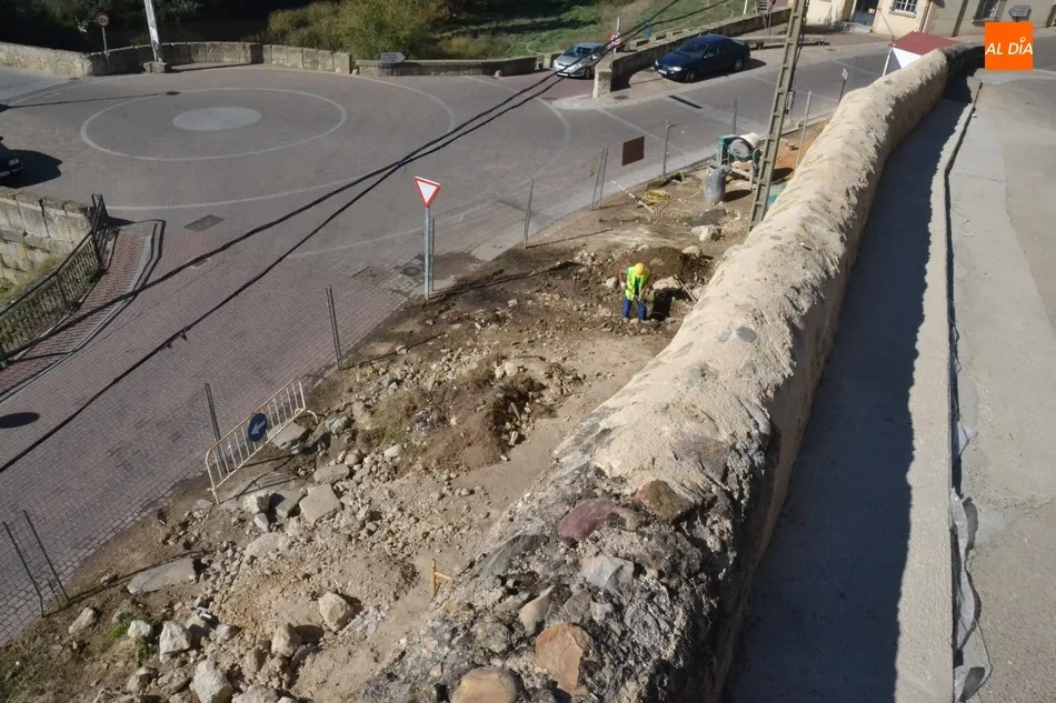 Foto 2 - La Cuesta de Santiago recupera la normalidad de tr&aacute;nsito a pie y en veh&iacute;culo  