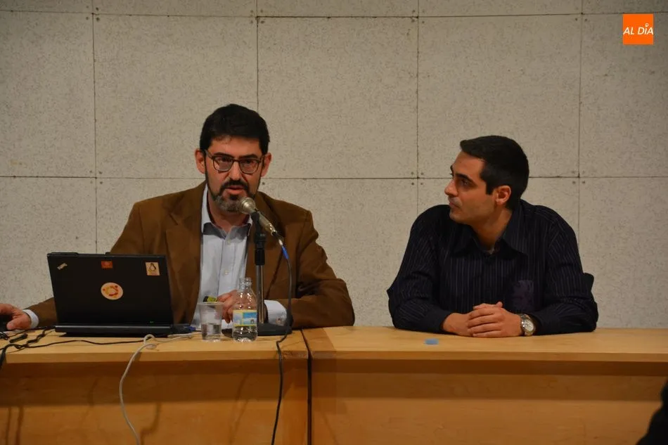 Foto 9 - Ricardo Chao glosa la figura de Alfonso Rey de Le&oacute;n en la Casa de las Conchas