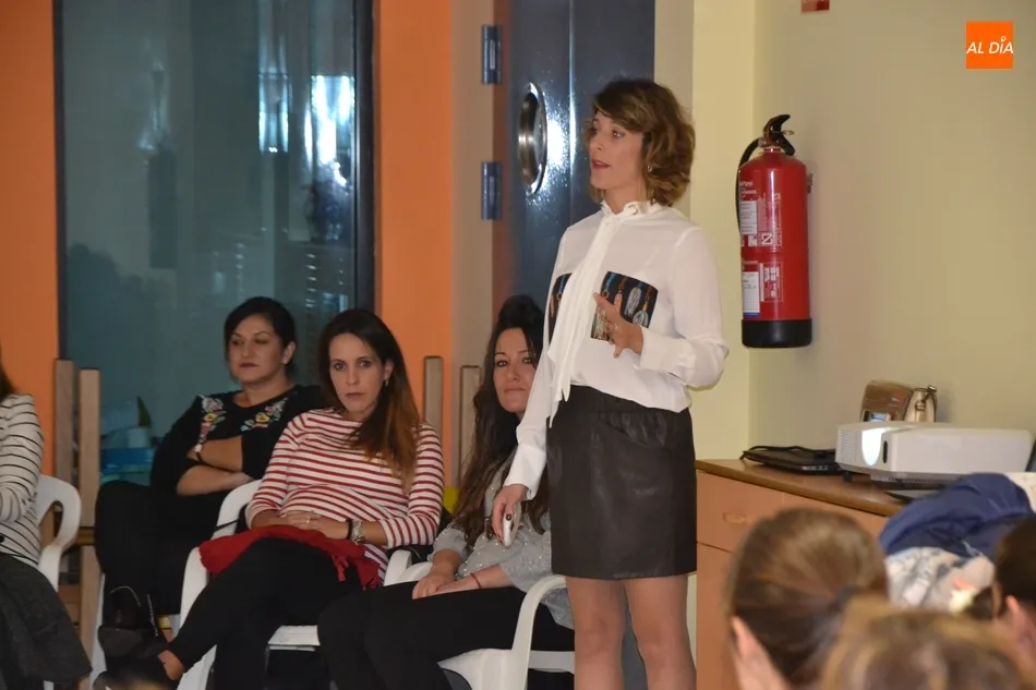 Foto 3 - Blanca Mirat difunde las necesidades nutricionales b&aacute;sicas de los ni&ntilde;os  