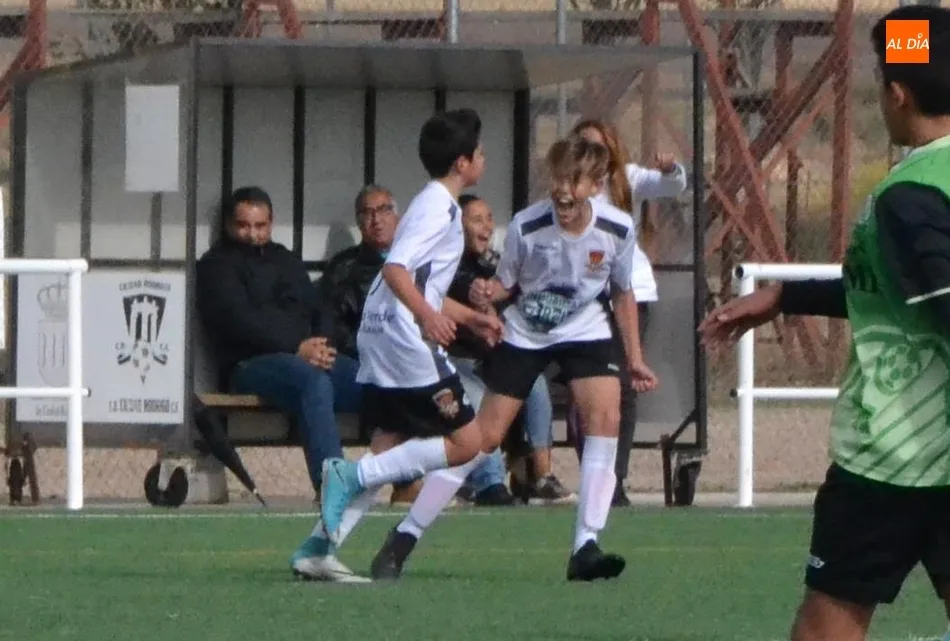 Foto 7 - [MARCADOR 27|28 Octubre]&nbsp;El Mir&oacute;briga Futsal estrena su casillero de victorias  