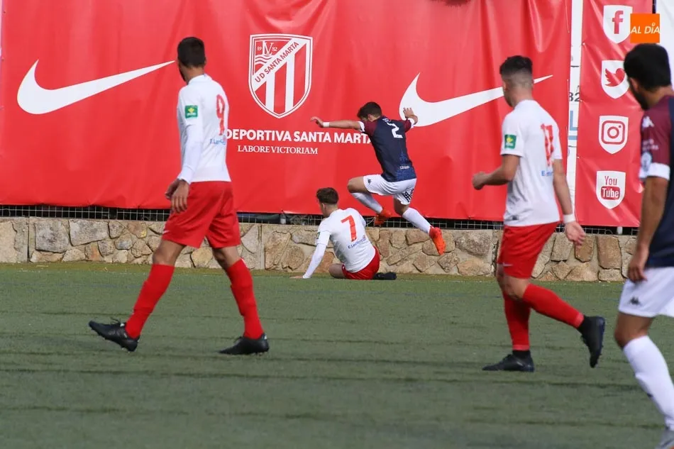 Foto 8 - El Santa Marta regresa a la victoria ante el Tordesillas