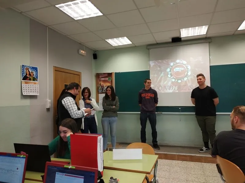 Foto 5 - El colegio Salesiano San Jos&eacute; recibe la visita de David D&iacute;az  