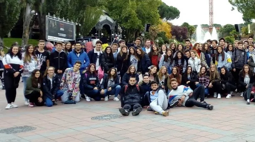 Foto 3 - Gran jornada para la expedici&oacute;n de m&aacute;s de 120 j&oacute;venes mirobrigenses al Parque de Atracciones  