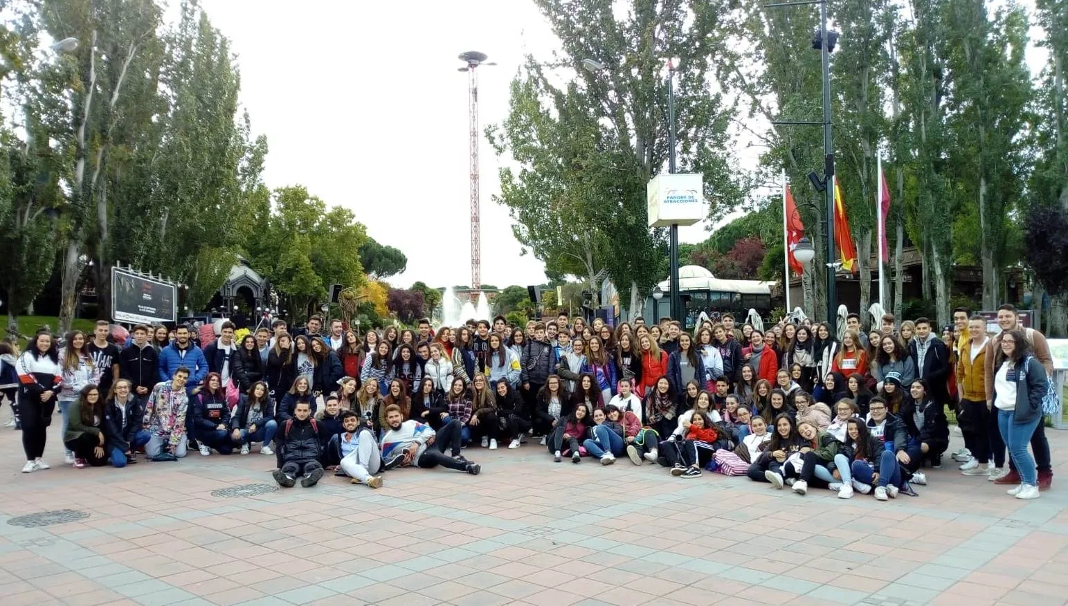 Gran jornada para la expedición de más de 120 jóvenes mirobrigenses al Parque de Atracciones  