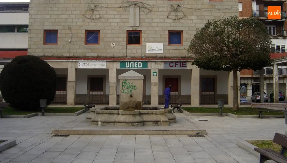 Sede de la UNED en la Plaza 1º de Mayo