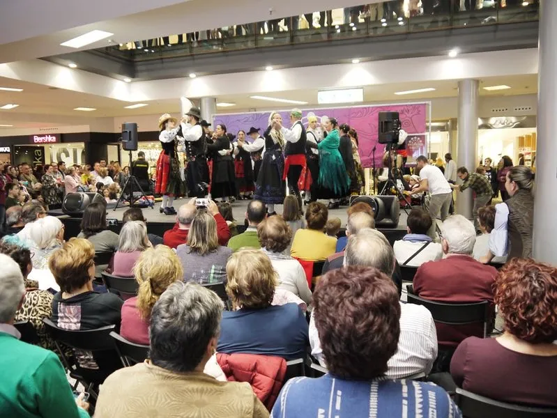 Foto 2 - El Centro Comercial El Tormes clausura sus Encuentros con la Tradici&oacute;n  