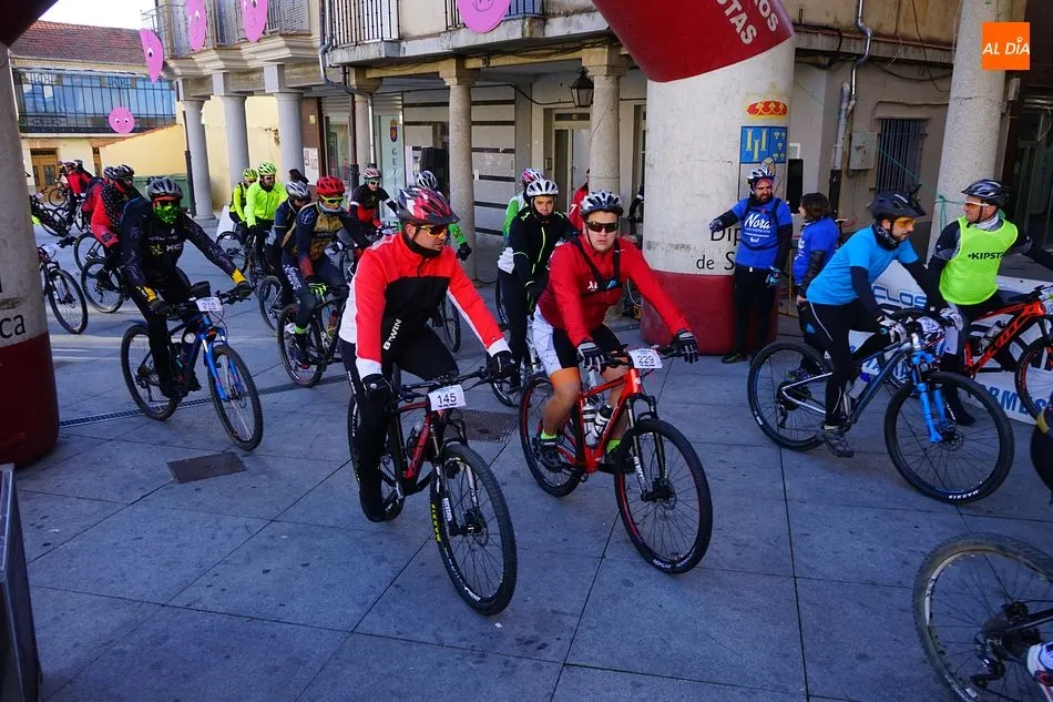 Foto 10 - Mois&eacute;s Due&ntilde;as y Silvia Cortes se imponen en una multitudinaria Jamountain Bike