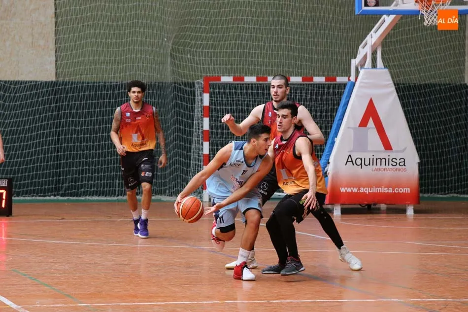 Foto 5 - El Aquimisa Basket no puede sumar su segunda victoria en casa y cae ante el Estudiantes Lugo (72-81)