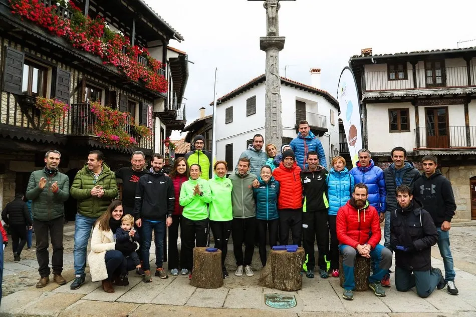 Los ganadores recibieron sus premios en la Plaza Mayor de La Alberca. Foto: Arte Deportivo