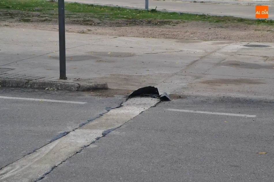 Foto 6 - Las zanjas para canalizaciones dejan una nueva chapuza en el Paseo de la Estaci&oacute;n  